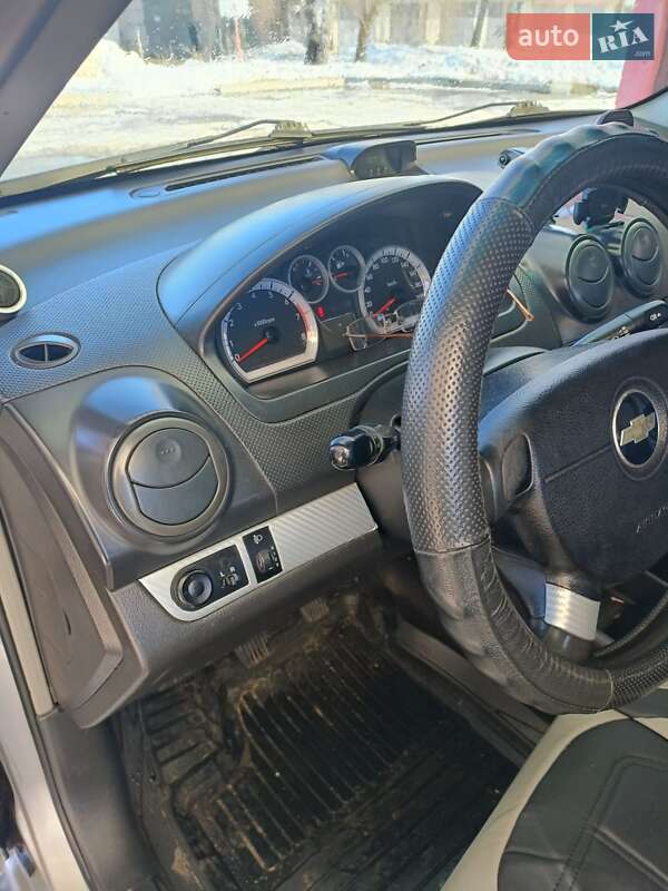 Седан Chevrolet Aveo 2007 в Чернигове