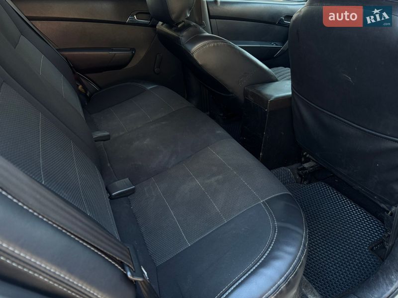 Седан Chevrolet Aveo 2009 в Днепре