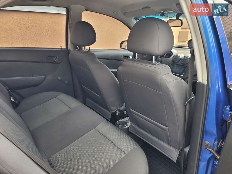Седан Chevrolet Aveo 2008 в Миргороді