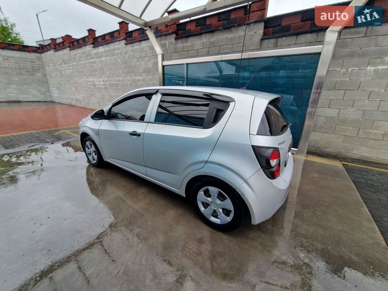 Хетчбек Chevrolet Aveo 2012 в Рівному