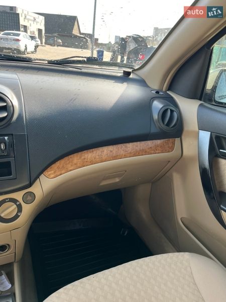 Седан Chevrolet Aveo 2007 в Сарнах