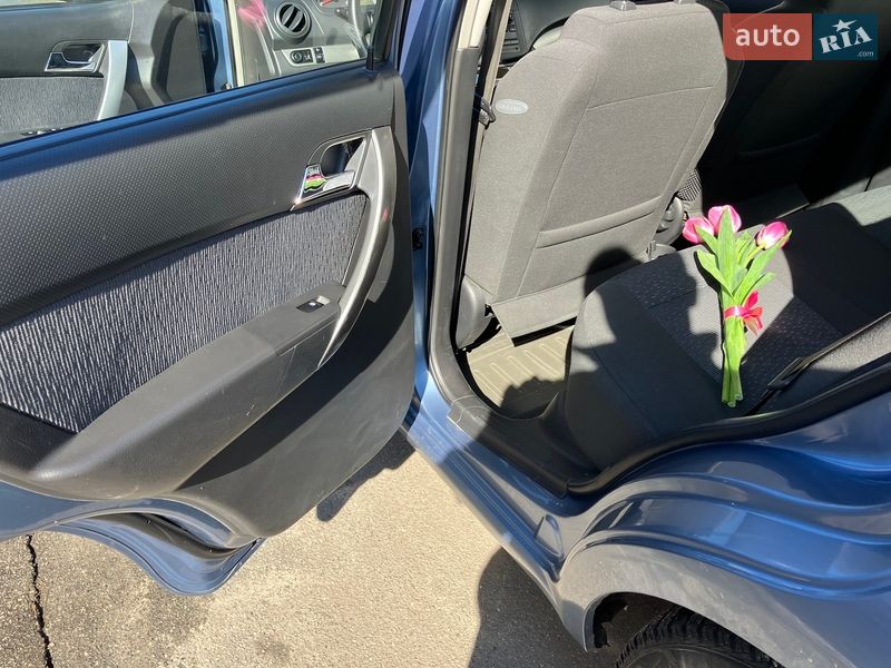Седан Chevrolet Aveo 2006 в Киеве