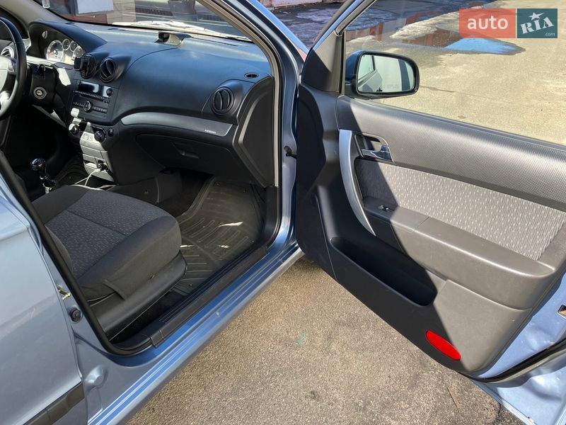 Седан Chevrolet Aveo 2006 в Киеве
