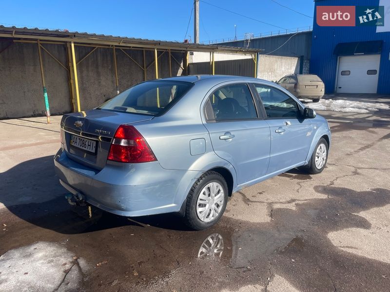 Седан Chevrolet Aveo 2008 в Сумах