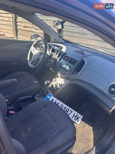Хэтчбек Chevrolet Aveo 2012 в Житомире
