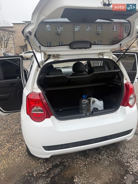 Хэтчбек Chevrolet Aveo 2011 в Харькове