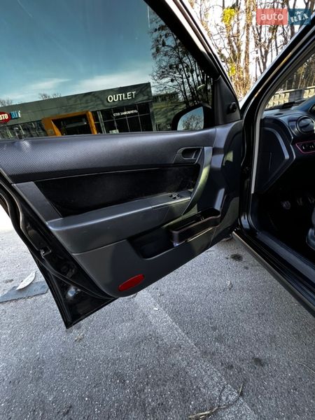 Седан Chevrolet Aveo 2006 в Києві