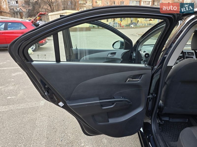 Седан Chevrolet Aveo 2013 в Харькове