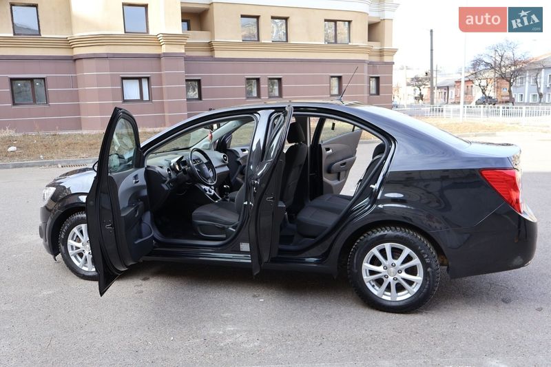Седан Chevrolet Aveo 2013 в Харькове