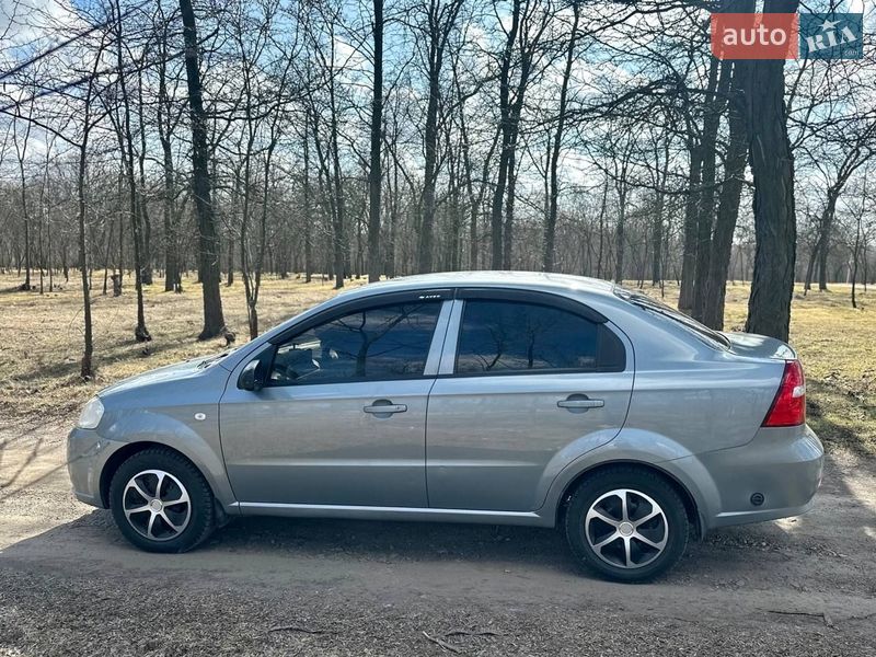 Седан Chevrolet Aveo 2012 в Кропивницком