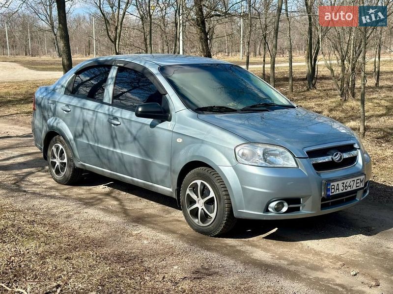 Седан Chevrolet Aveo 2012 в Кропивницком