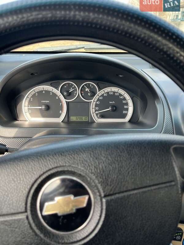 Седан Chevrolet Aveo 2008 в Кролевце