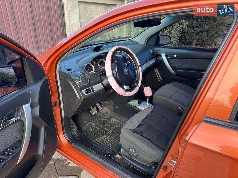 Седан Chevrolet Aveo 2007 в Тарутине