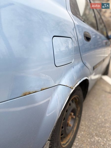 Седан Chevrolet Aveo 2004 в Харькове