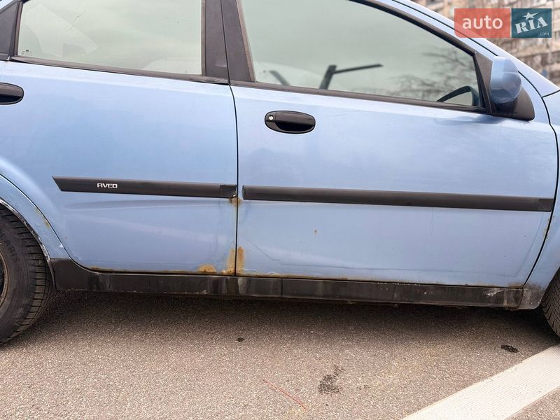 Седан Chevrolet Aveo 2004 в Харькове