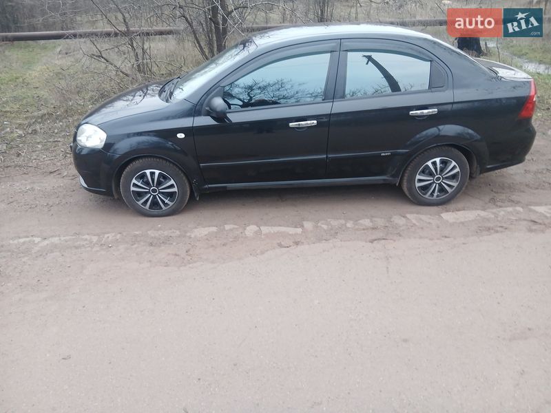 Седан Chevrolet Aveo 2006 в Кривом Роге