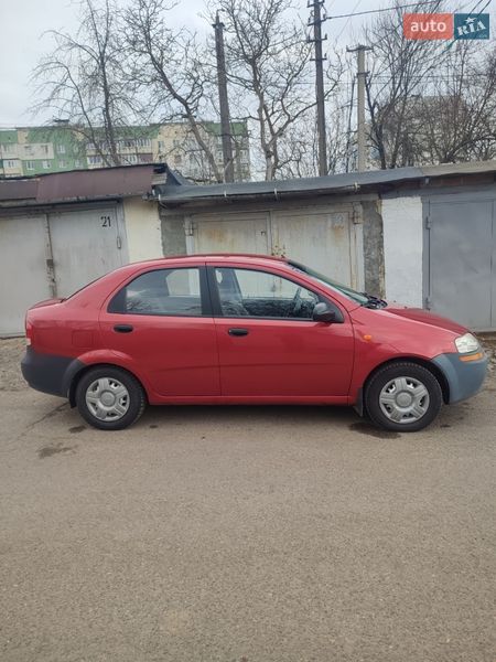 Седан Chevrolet Aveo 2004 в Чернівцях