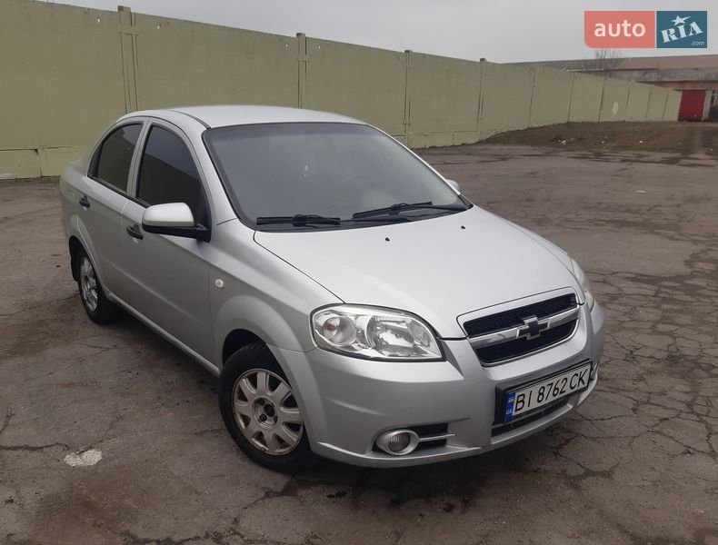 Седан Chevrolet Aveo 2011 в Лубнах