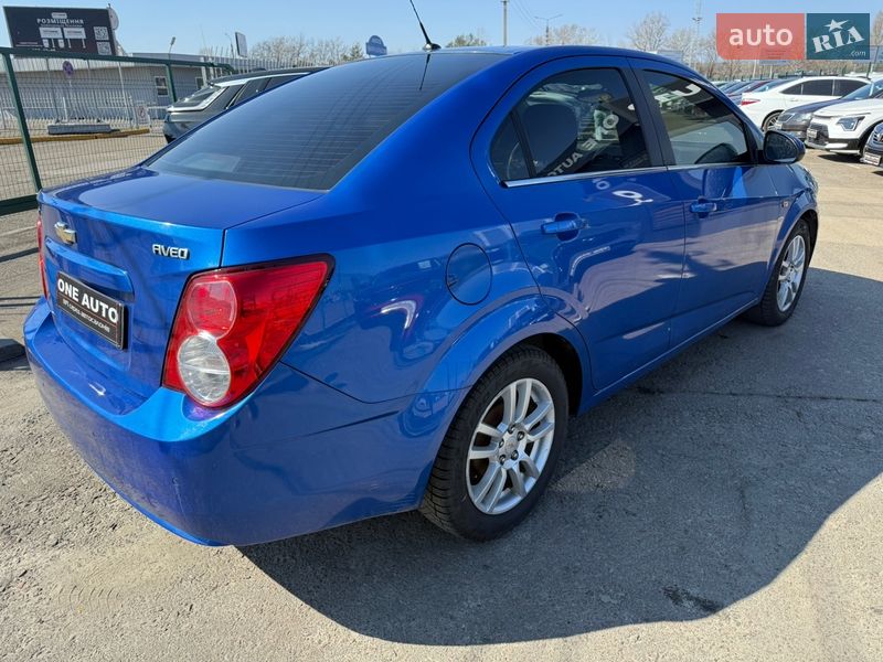 Седан Chevrolet Aveo 2012 в Києві