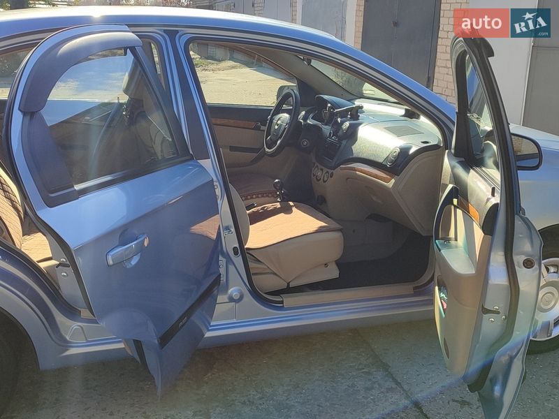 Седан Chevrolet Aveo 2007 в Южноукраинске
