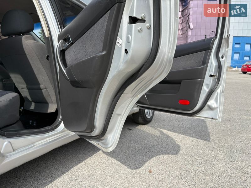 Седан Chevrolet Aveo 2007 в Днепре