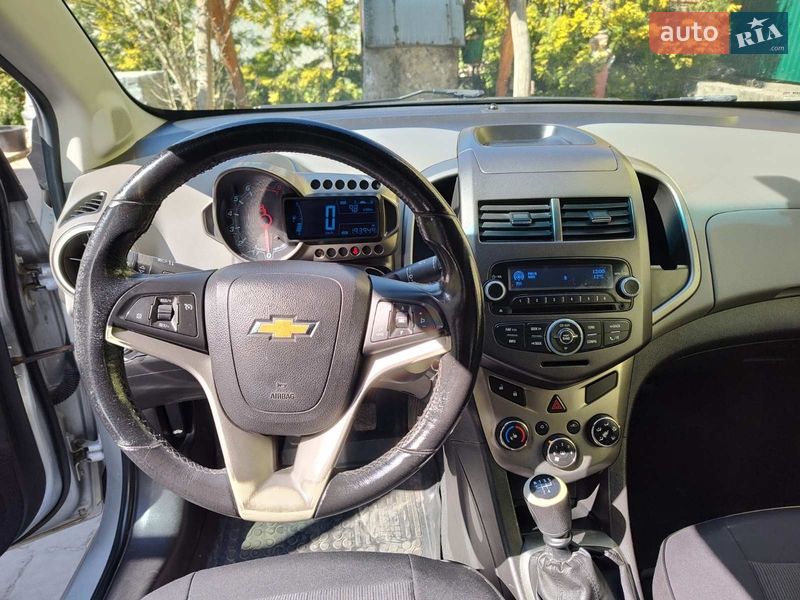 Седан Chevrolet Aveo 2012 в Львові