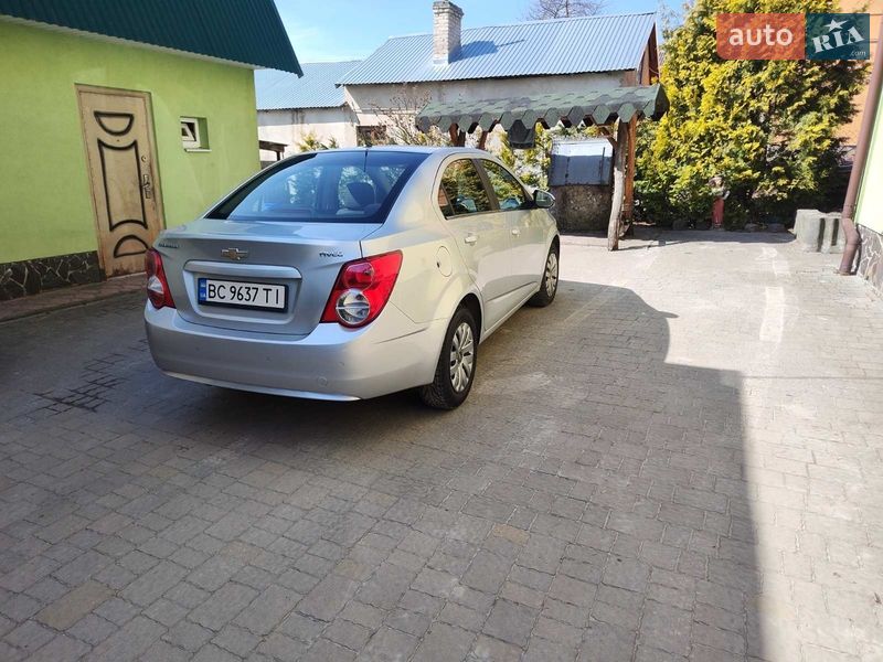 Седан Chevrolet Aveo 2012 в Львові