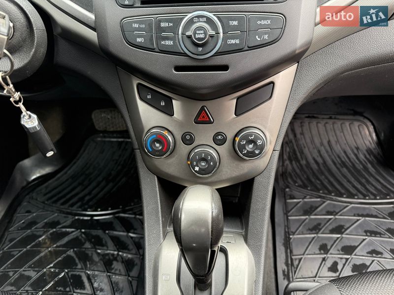 Седан Chevrolet Aveo 2012 в Харькове