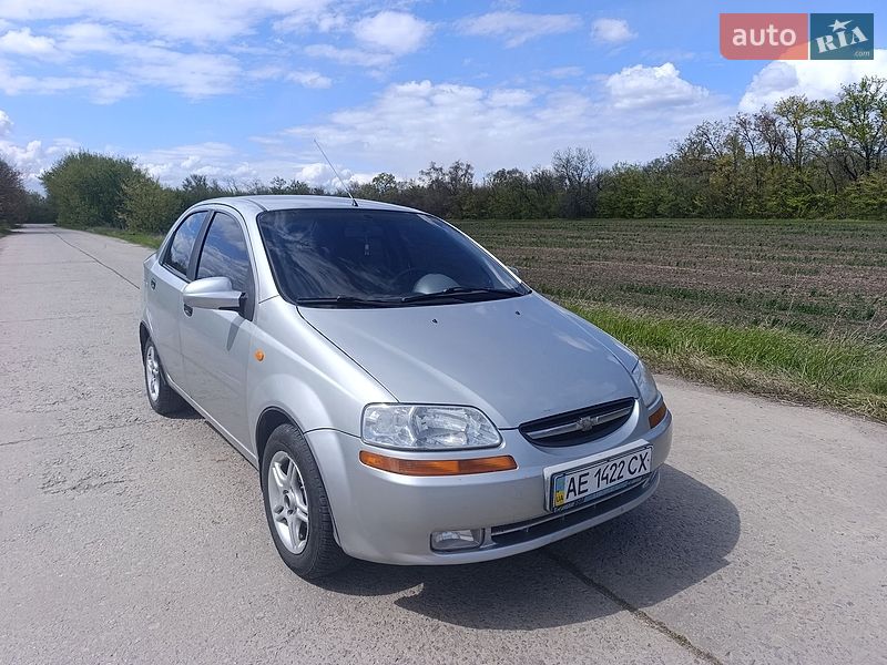 Седан Chevrolet Aveo 2005 в Новомосковске