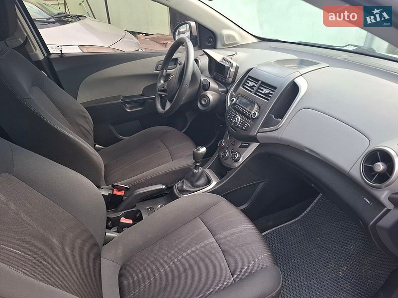 Хэтчбек Chevrolet Aveo 2011 в Горохове
