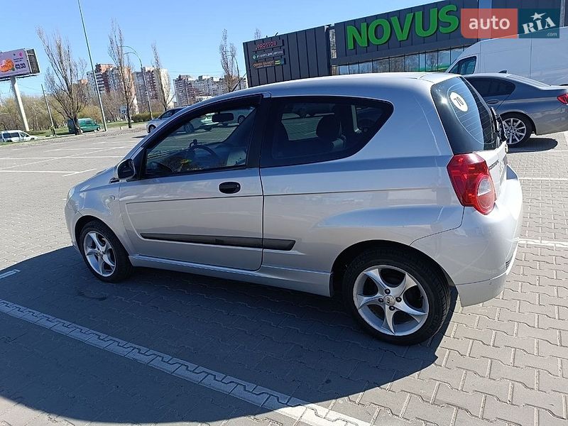 Хэтчбек Chevrolet Aveo 2008 в Киеве