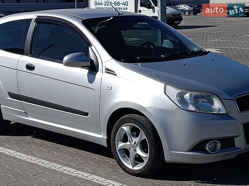 Хэтчбек Chevrolet Aveo 2008 в Киеве