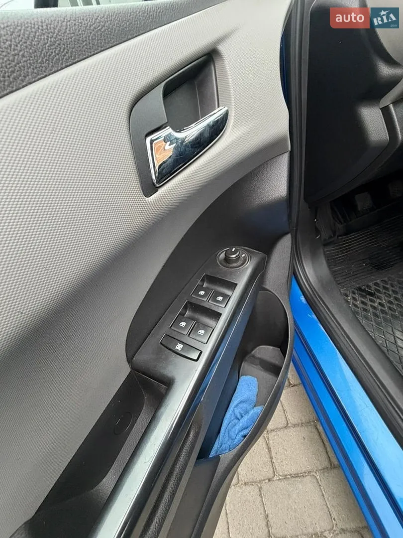 2012 Chevrolet Aveo - мініатюра 11