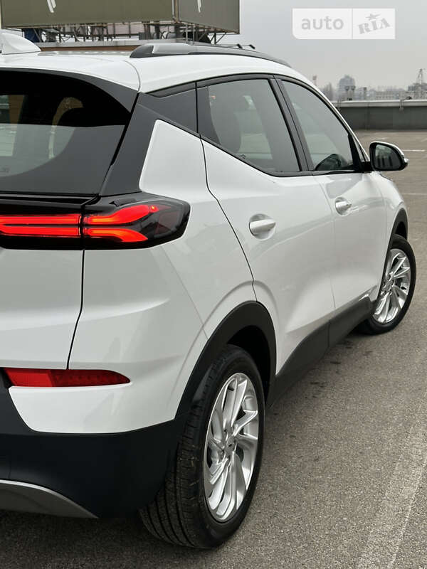 Позашляховик / Кросовер Chevrolet Bolt EUV 2023 в Києві