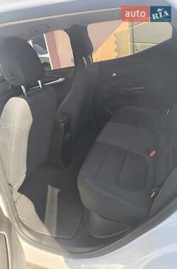 Позашляховик / Кросовер Chevrolet Bolt EUV 2023 в 