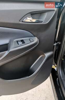 Хэтчбек Chevrolet Bolt EUV 2022 в 