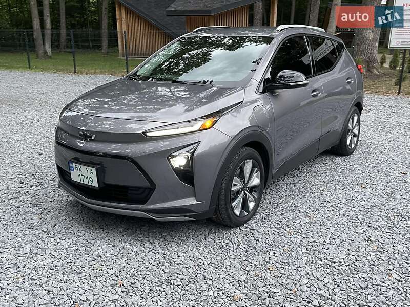 Позашляховик / Кросовер Chevrolet Bolt EUV 2022 в Радивиліві