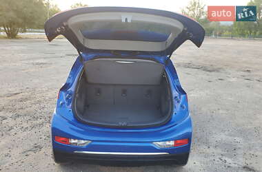 Хэтчбек Chevrolet Bolt EV 2017 в 