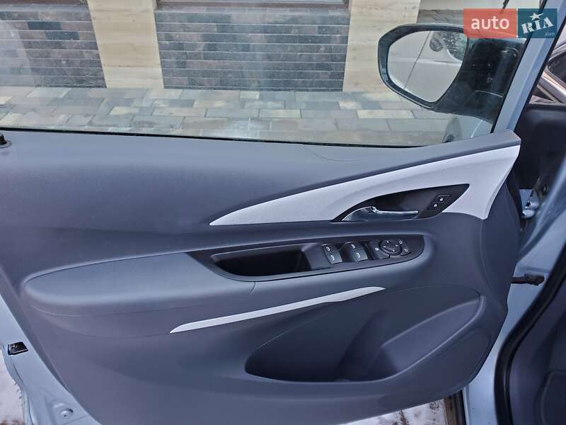 Хэтчбек Chevrolet Bolt EV 2017 в Бердичеве фото 7 Хэтчбек Chevrolet Bolt EV 2017 в Бердичеве