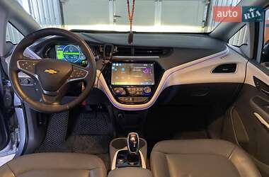 Хэтчбек Chevrolet Bolt EV 2017 в 