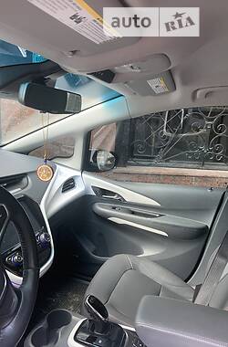 Хэтчбек Chevrolet Bolt EV 2017 в 
