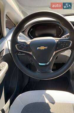 Хэтчбек Chevrolet Bolt EV 2018 в 
