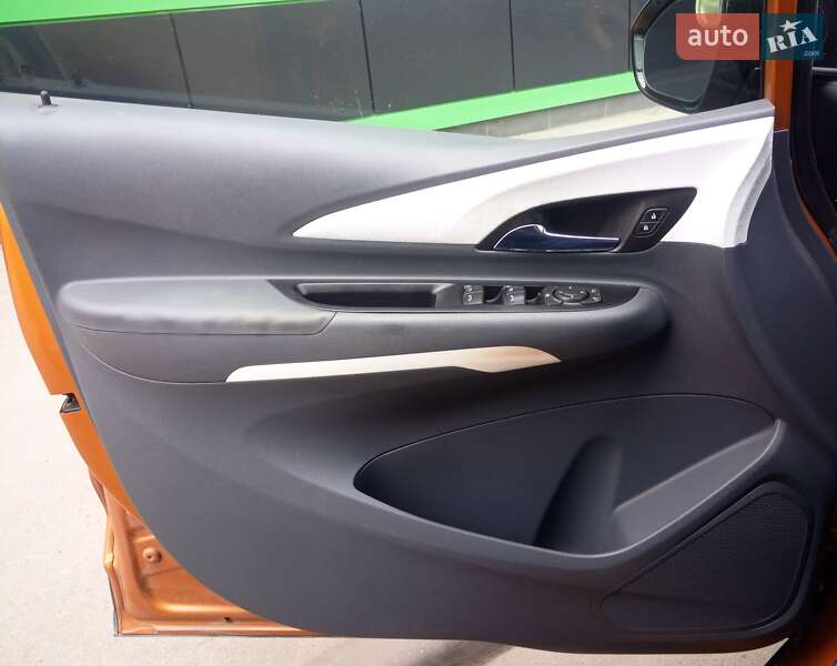 Хетчбек Chevrolet Bolt EV 2017 в Могилів-Подільському
