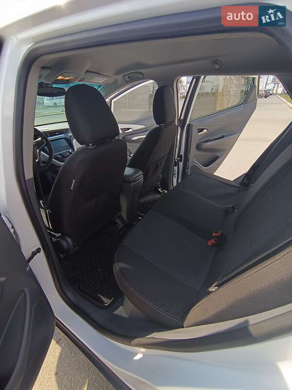 Хэтчбек Chevrolet Bolt EV 2019 в Киеве