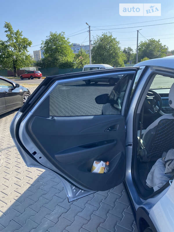 Хэтчбек Chevrolet Bolt EV 2017 в Ирпене фото 13 Хэтчбек Chevrolet Bolt EV 2017 в Ирпене