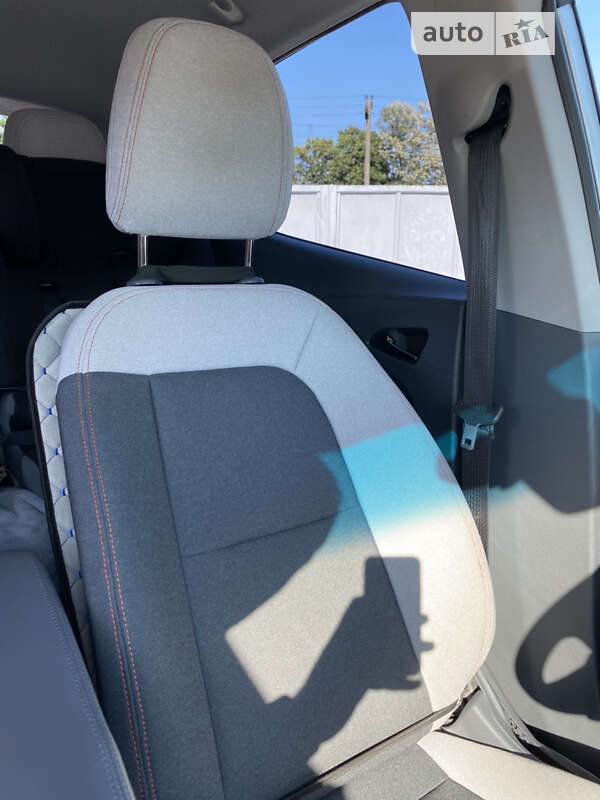 Хэтчбек Chevrolet Bolt EV 2017 в Ирпене фото 23 Хэтчбек Chevrolet Bolt EV 2017 в Ирпене