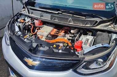 Хэтчбек Chevrolet Bolt EV 2017 в 