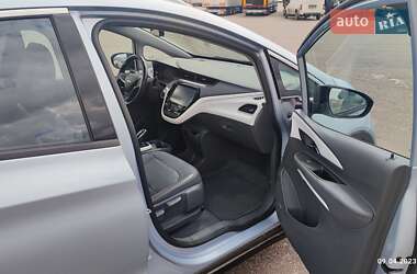 Хэтчбек Chevrolet Bolt EV 2017 в 