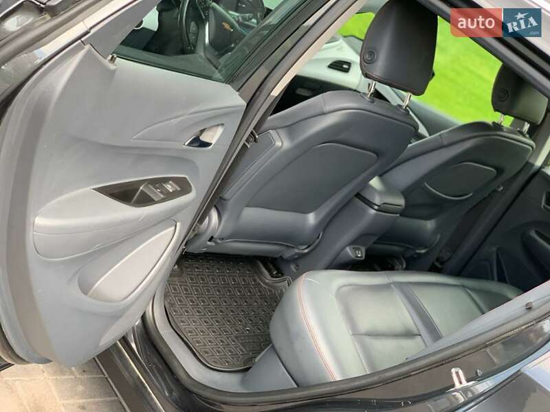Хэтчбек Chevrolet Bolt EV 2018 в Киеве