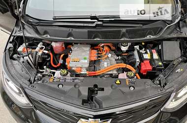 Хэтчбек Chevrolet Bolt EV 2020 в 